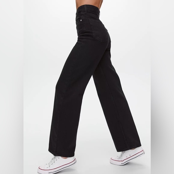 NWT Levi’s High Loose Jeans in Trainwreck (black) Wash wide leg size 26